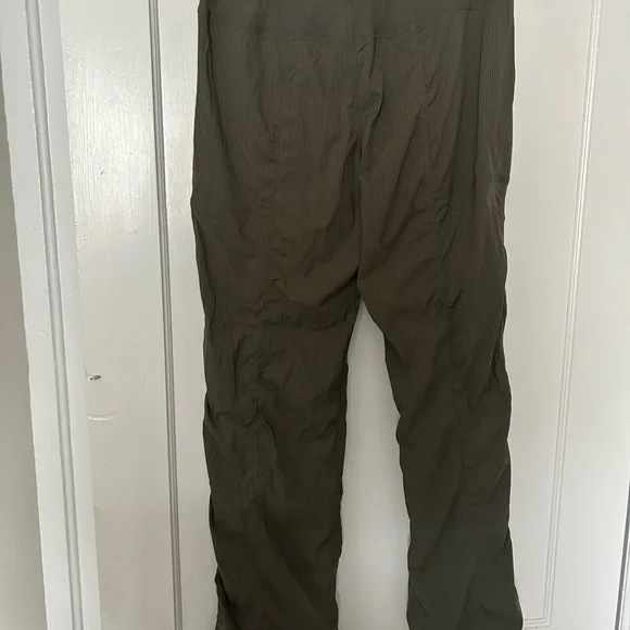 Lululemon women’s army green dance studio pant - Picture 2 of 8